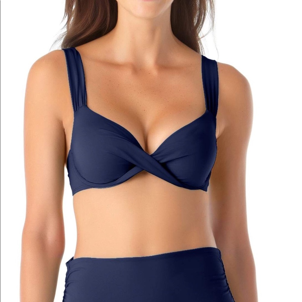 Anne Cole UnderwireTwistFront BikiniTop